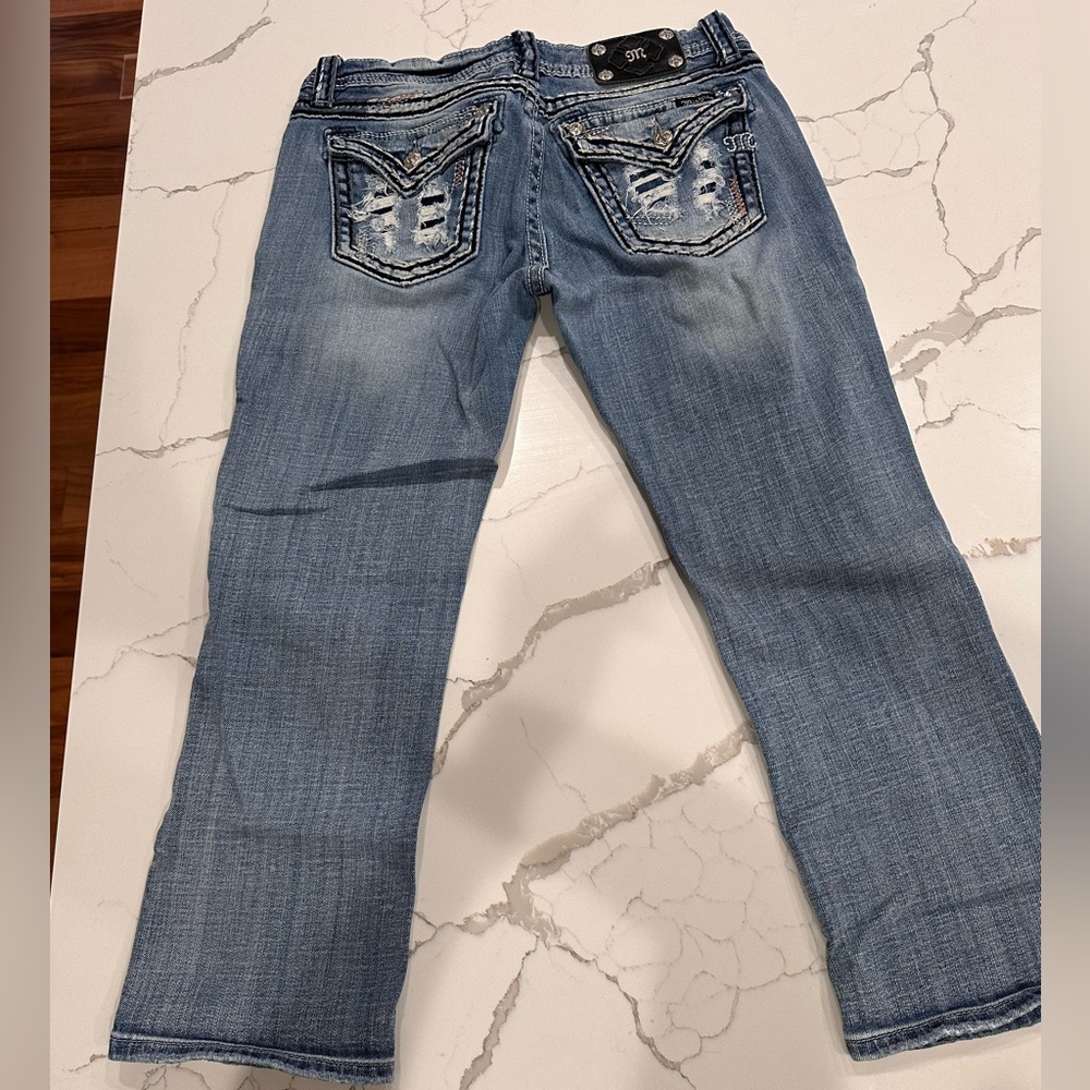 🌸Miss Me distressed pocket capri jeans size 31🌸